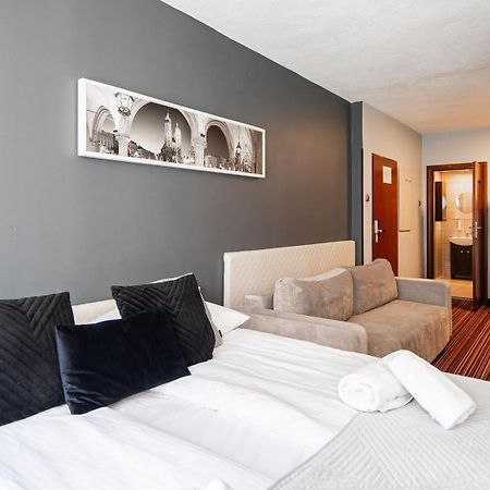 Hotel Delta Краків Екстер'єр фото