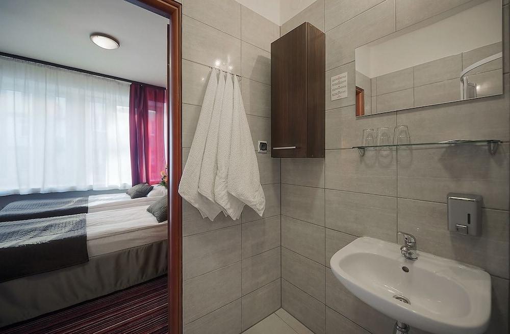 Hotel Delta Краків Екстер'єр фото