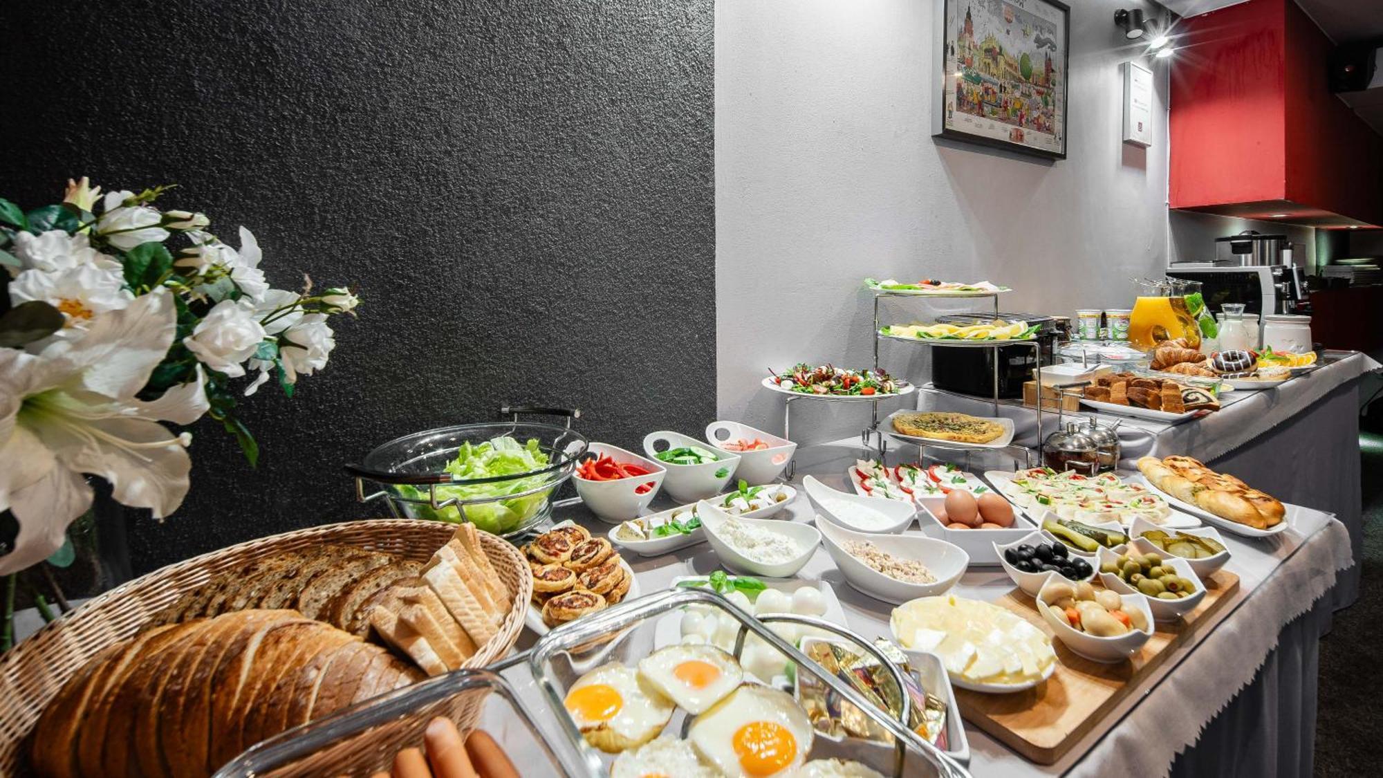 Hotel Delta Краків Екстер'єр фото