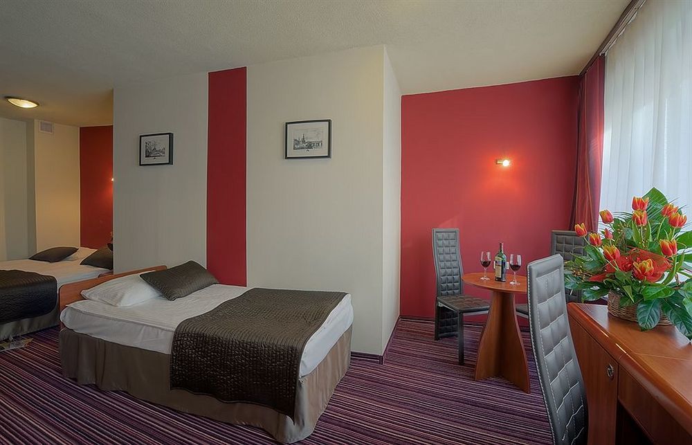 Hotel Delta Краків Екстер'єр фото