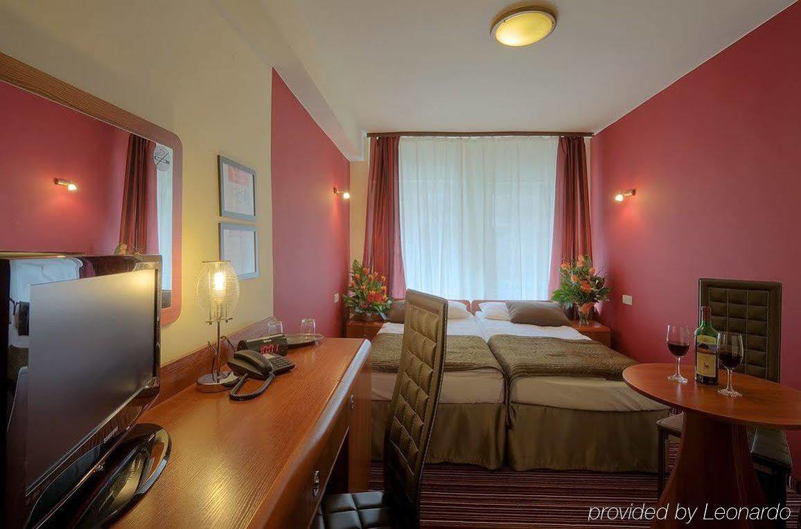 Hotel Delta Краків Екстер'єр фото