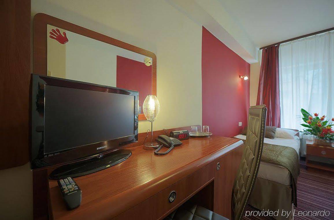 Hotel Delta Краків Екстер'єр фото